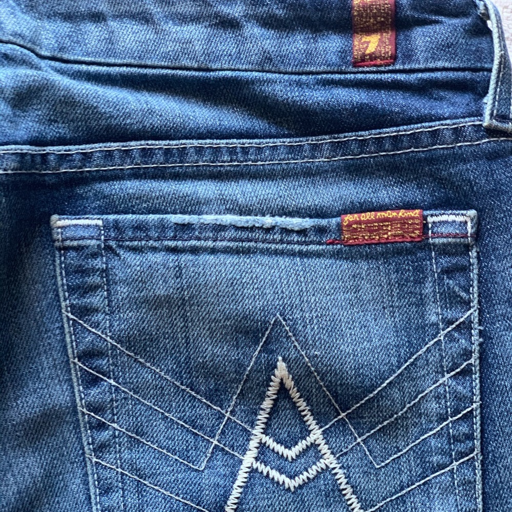 7 For All Mankind PERFECT CONDITION - Picture 2 of 7